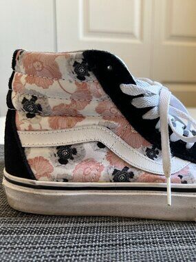 Vans pink/black floral Sk8-Hi high-top sneakers. w7/m5.5. Good condition.